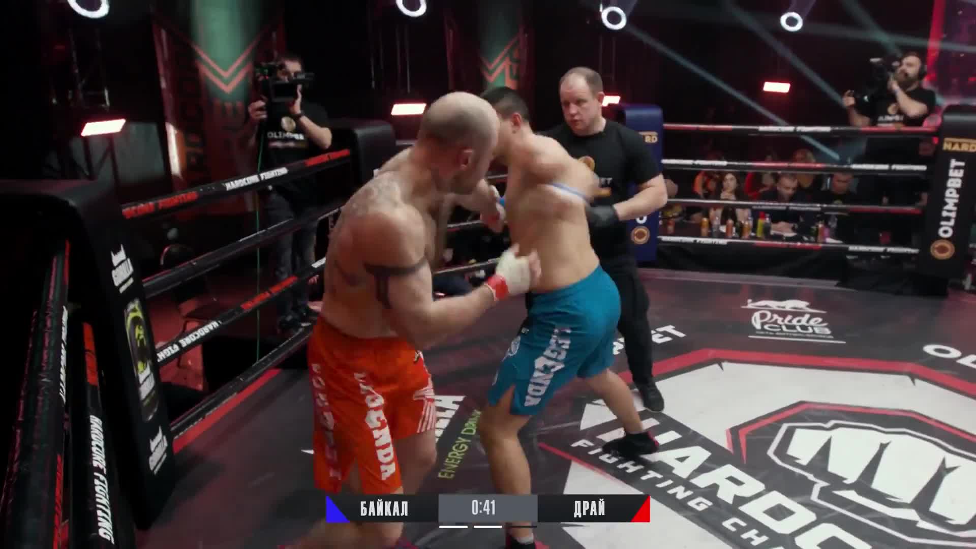 欢迎来到大山姆摔角的直播间