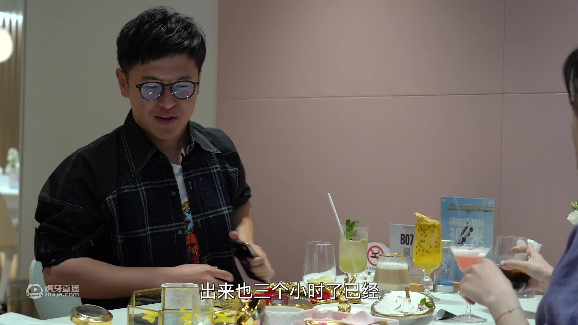 【mini的Vlog】车展干饭人！奔驰保时捷沃尔沃 3家VI