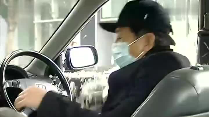 刑侦剧天花板！靠表情破案，比普通刑侦剧带感 10 倍