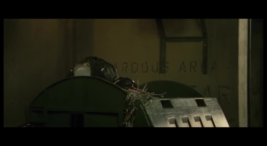 窝在沙发看憨豆！笑到打鸣！