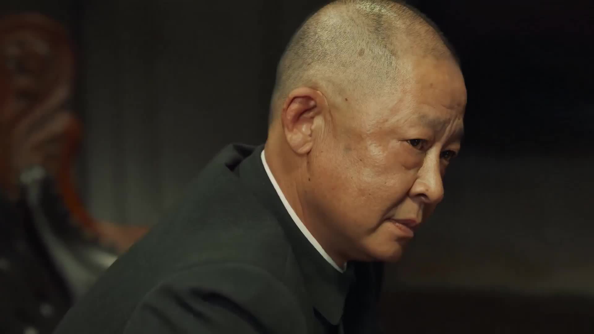 电话亭一枪定生死！张志坚靳东台词交锋太绝
