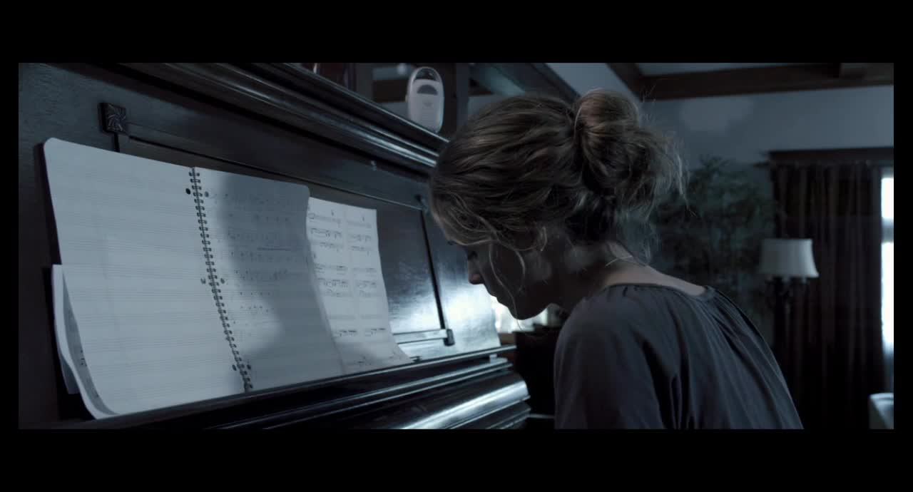 鬼节晚上别出门 待在家里看片片