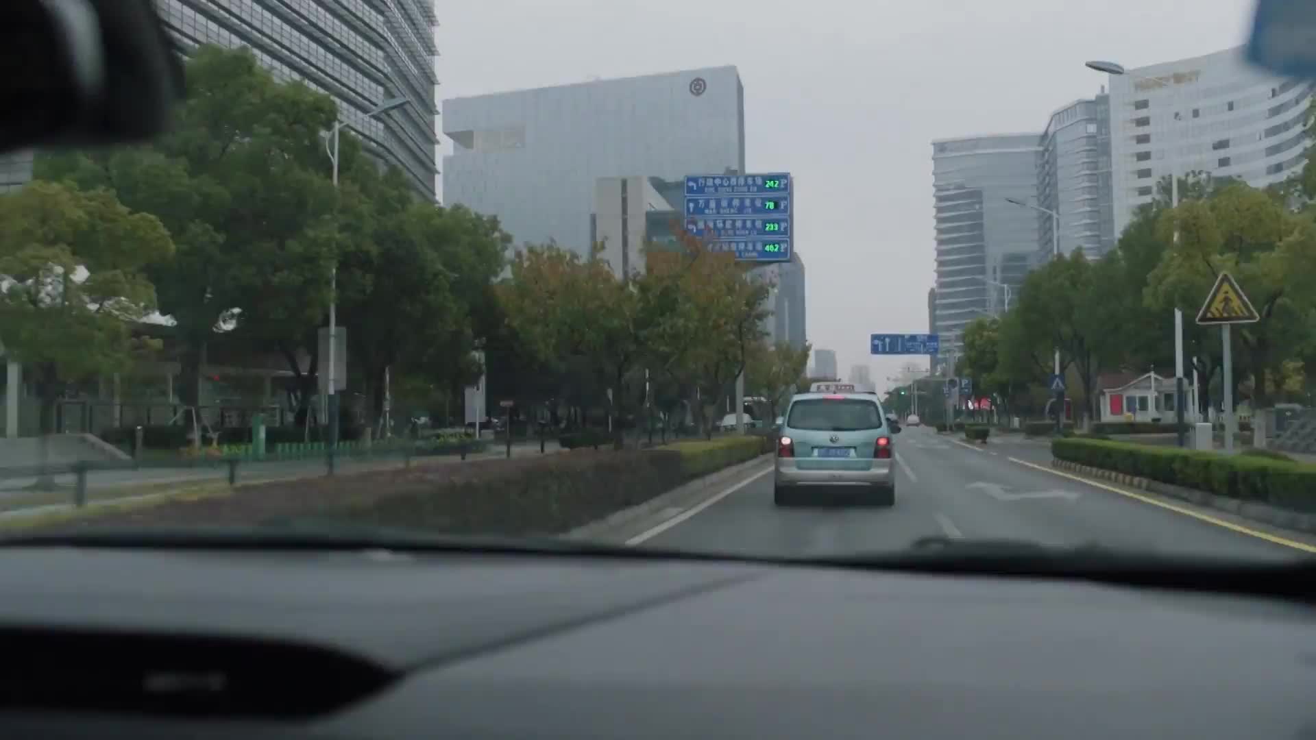 王漫妮，揭秘上海富婆圈