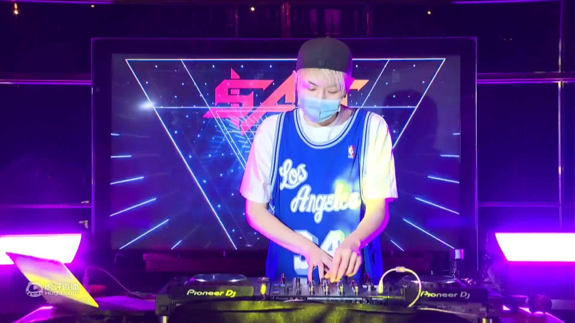 欢迎来到我是一颗小虎牙的直播间