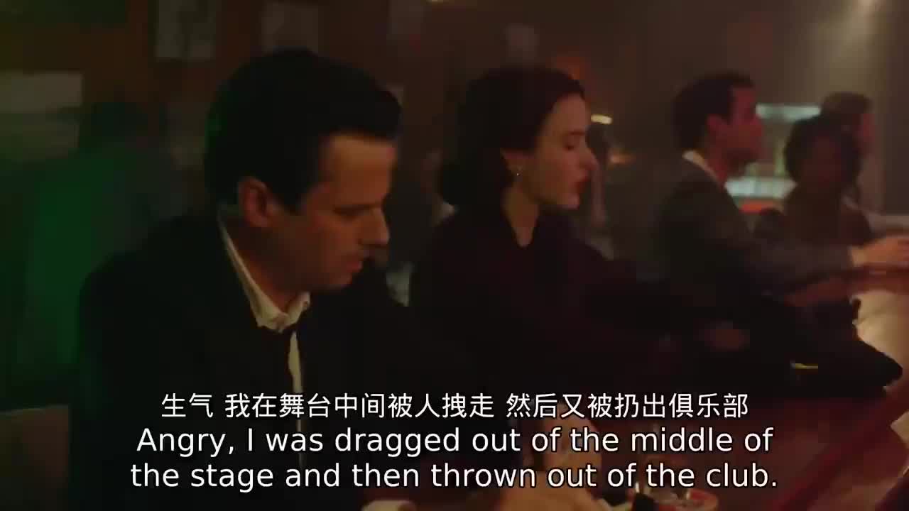 看她如何把人生的烂牌打成王炸