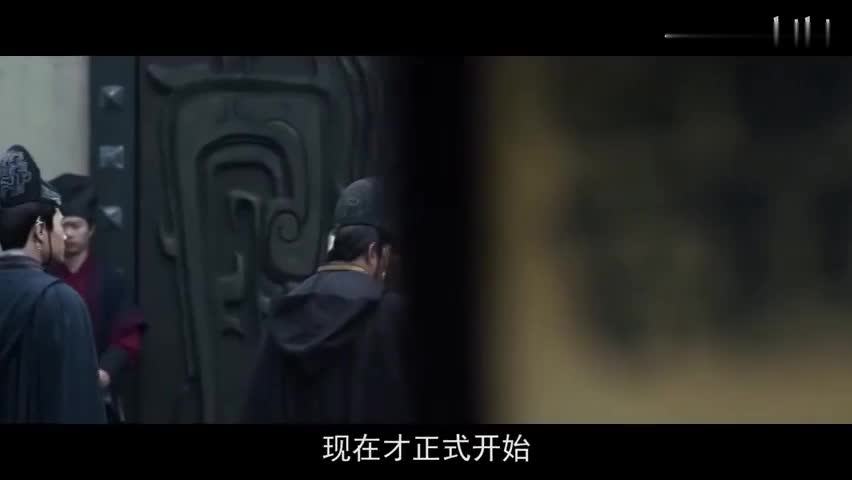 如今龙袍披在身 昔日梅郎不复还