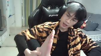老董的天秀瞬間和平精英直播_老董的天秀瞬間視頻直播 - 虎牙直播