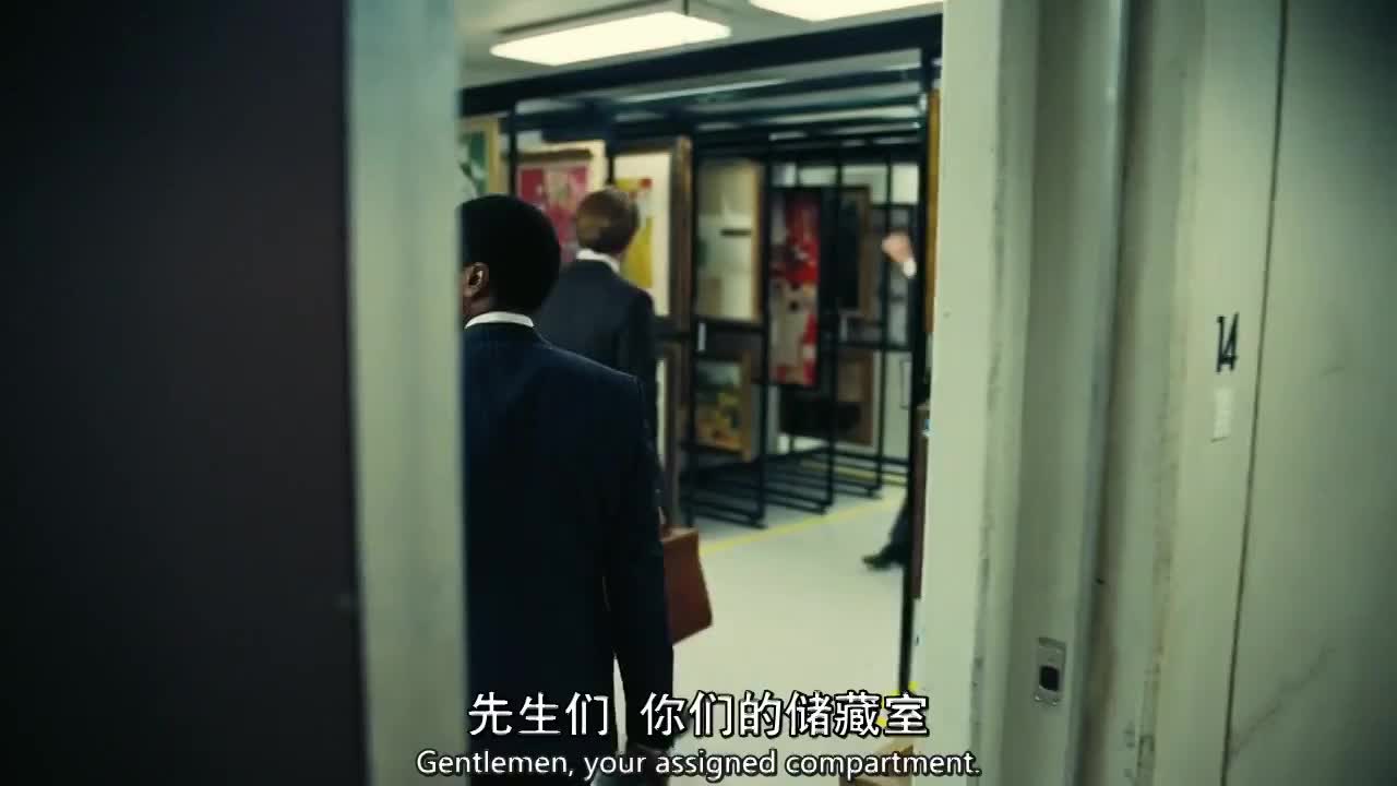 空降的英雄，肌肉科技梦男