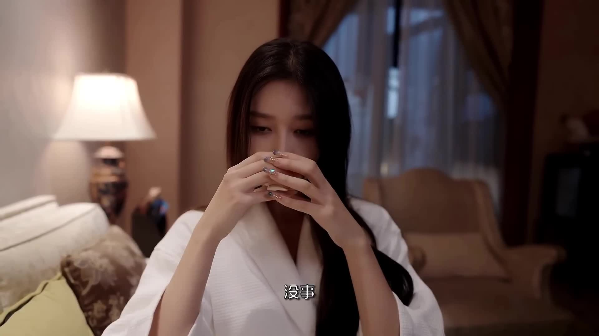 温室长大的天真女走出地下城千里救父