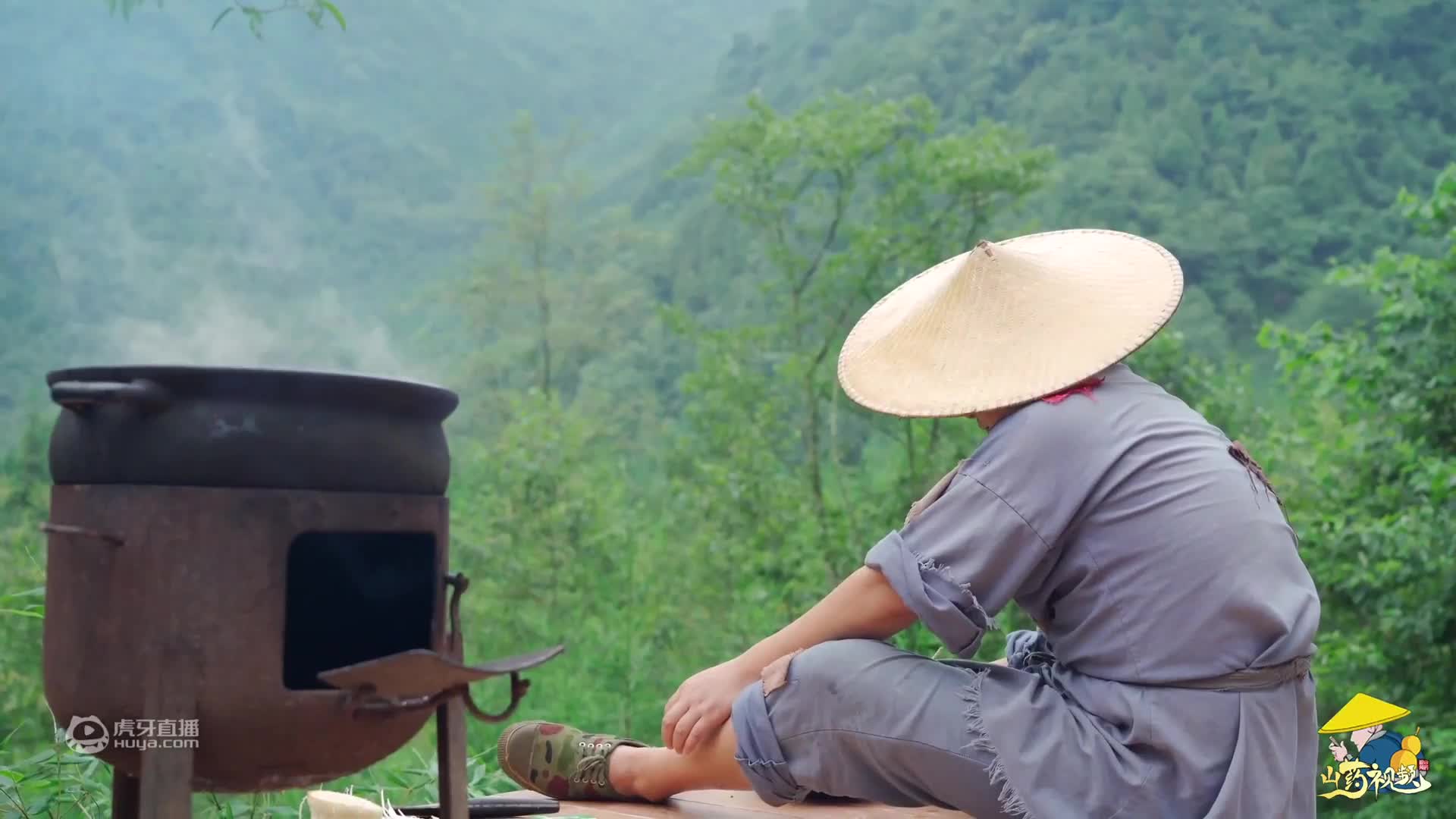 山药秘制无骨鸡爪，拌上彩椒酱直接开吃，一口一个根本停不下来