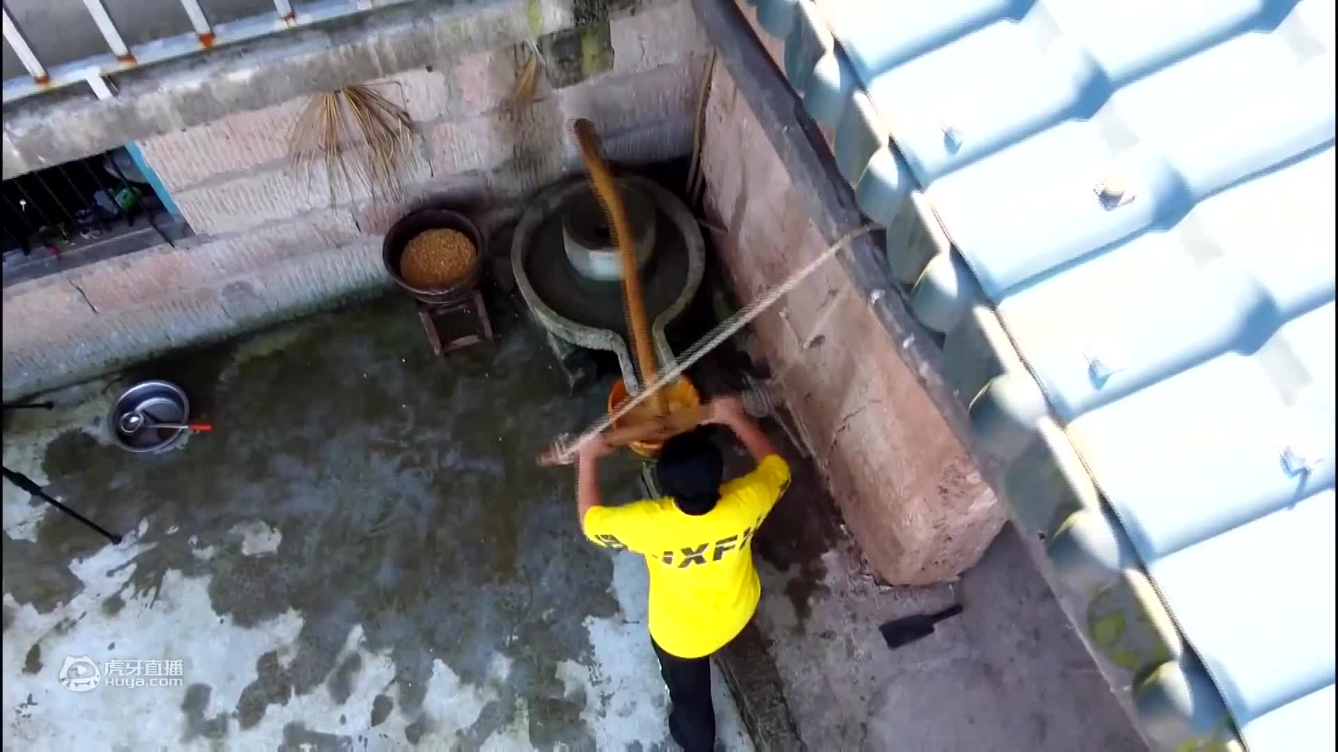 玉米丰收的季节，做莲藕肉丸汤和玉米耙耙.....