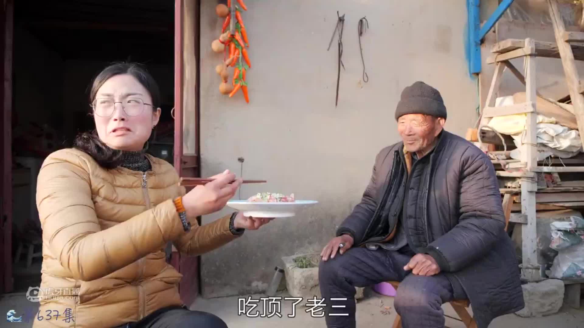 大梅今天来这边捡扇贝，刚出院就该多运动，回家做个红烧马鲛鱼！