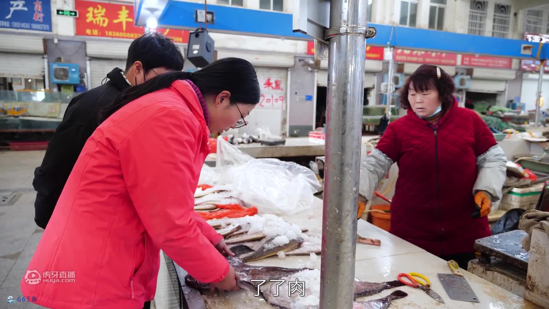 大梅今天来这边捡扇贝，刚出院就该多运动，回家做个红烧马鲛鱼！