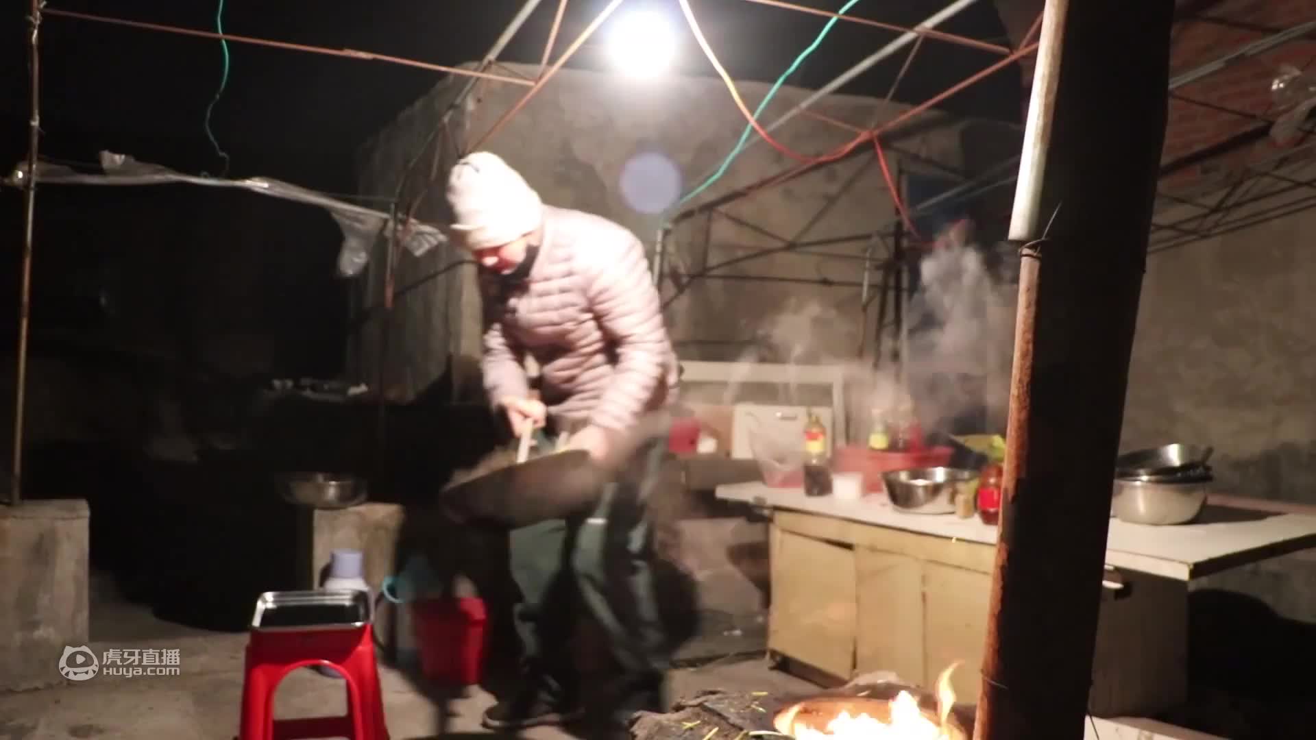 天仓吃饺子，一把韭菜，60块钱肉馅，煮了2锅水饺，差点吃光