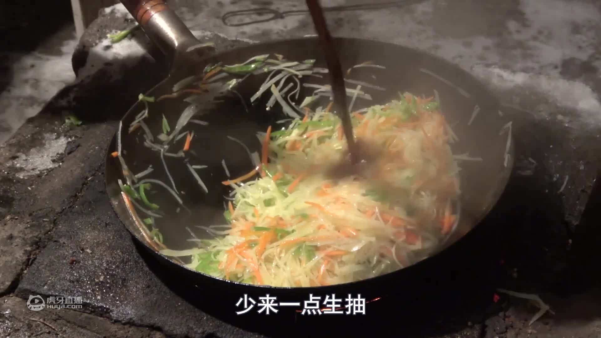 天仓吃饺子，一把韭菜，60块钱肉馅，煮了2锅水饺，差点吃光
