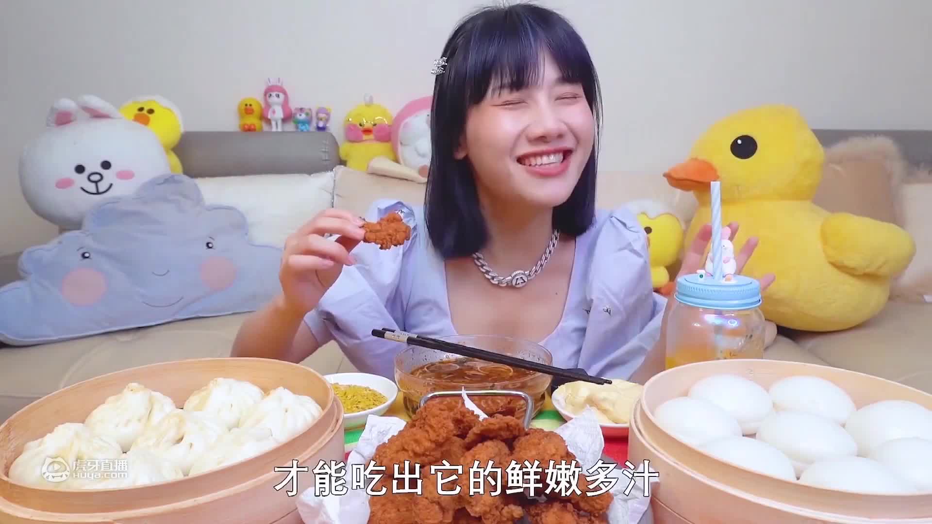 热得哟不出门吃大餐！脆皮炸鸡蘸酱爆多汁 | 宅家必囤美味