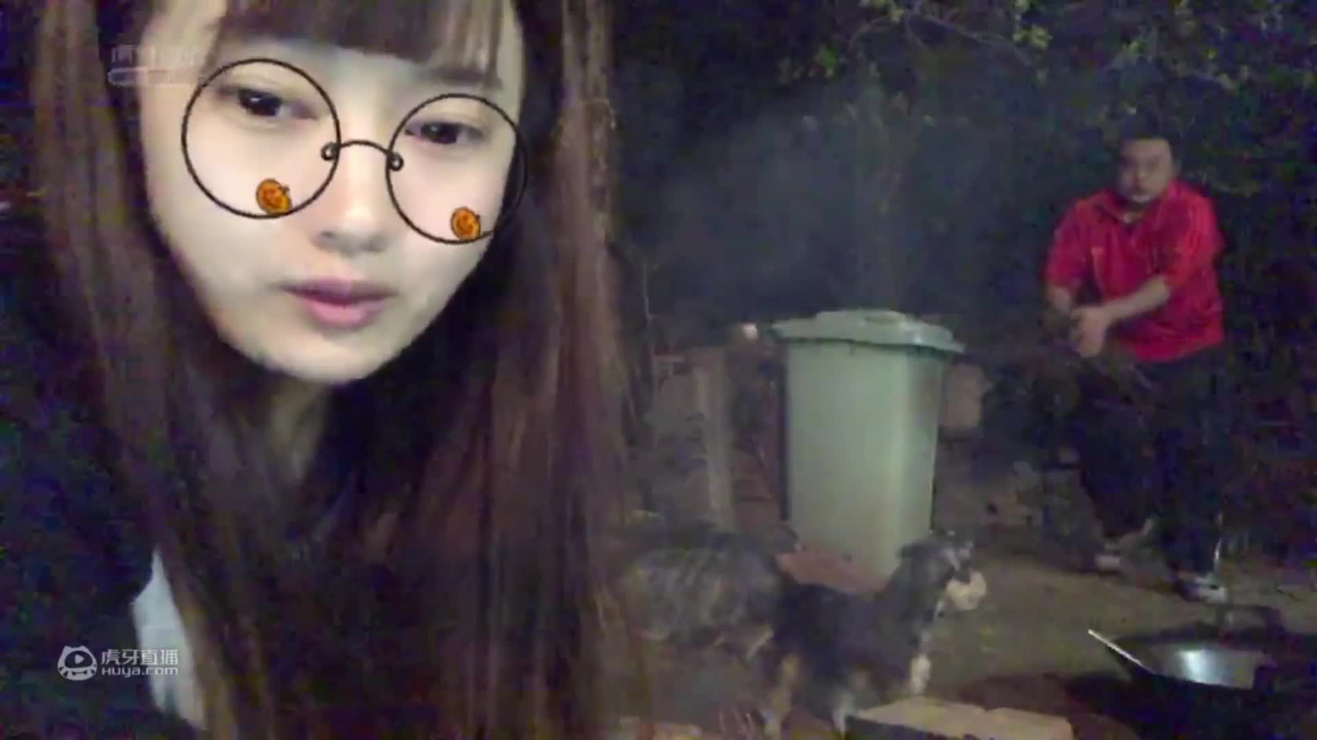 妹子直播房车生活 片段1