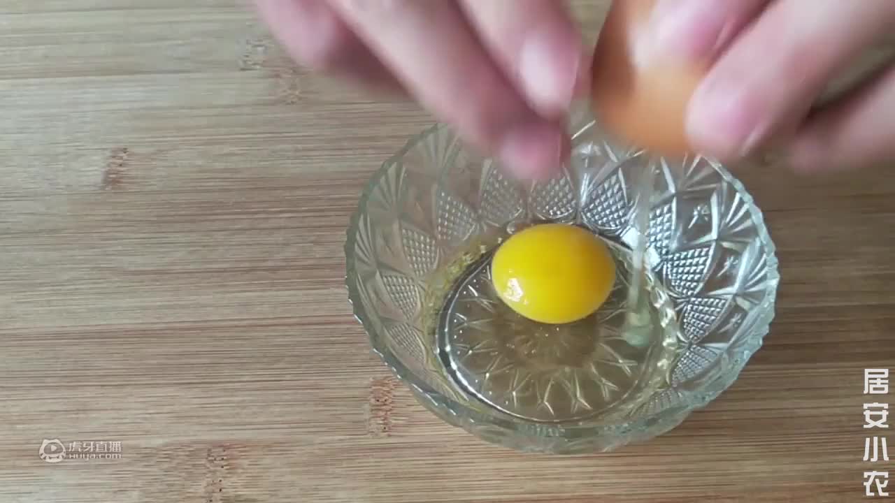 鸡蛋这样做比蛋糕好吃，不揉面不发面，筷子一搅，刚出锅就抢着吃