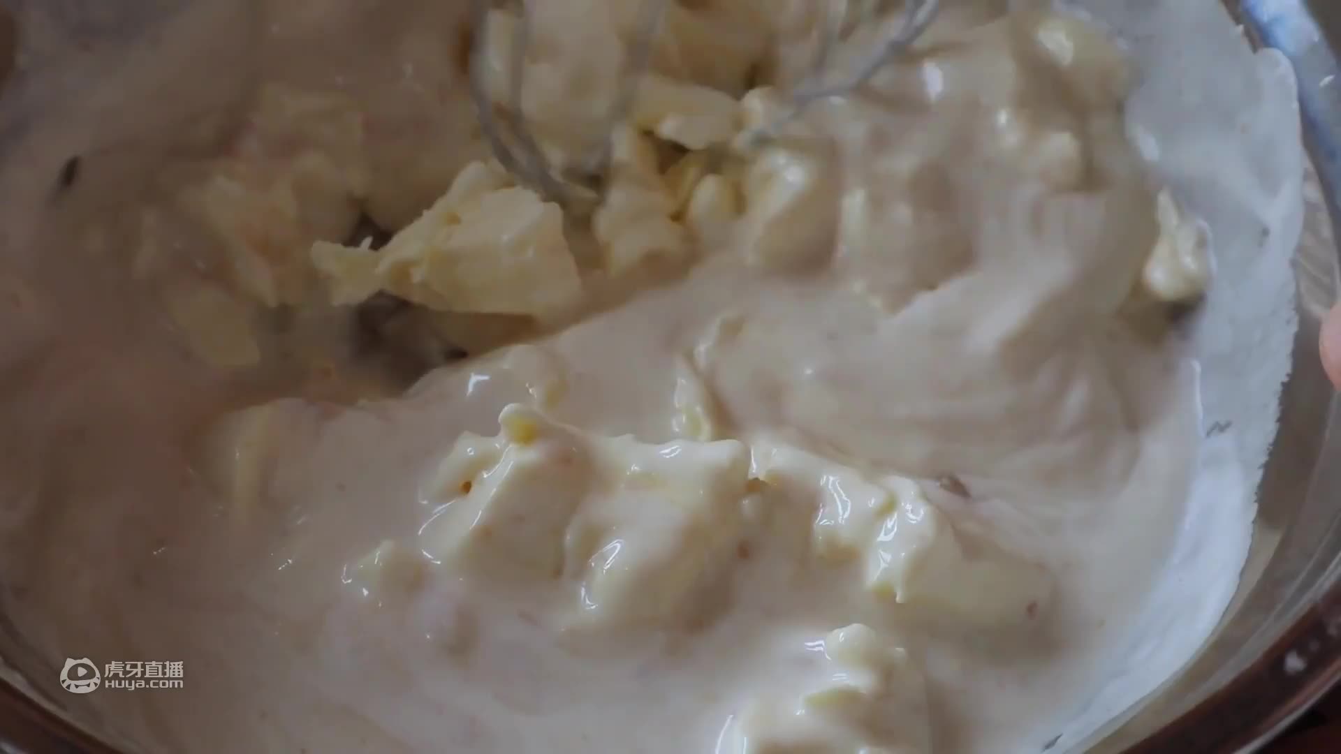 用大西瓜做成生日蛋糕，祝汤米生日快乐