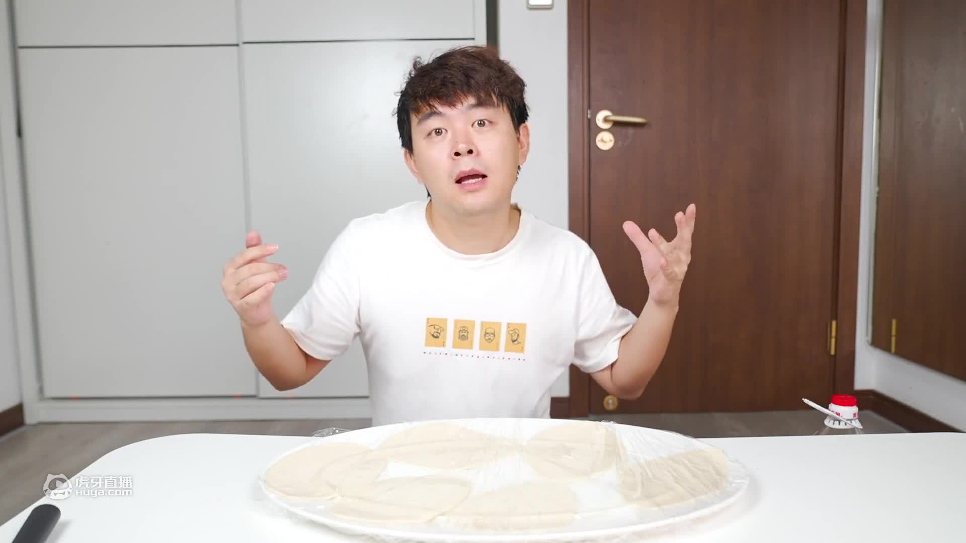 买了五款号称超级辣的泡面，混合在一起制作一款真正的最强辣面
