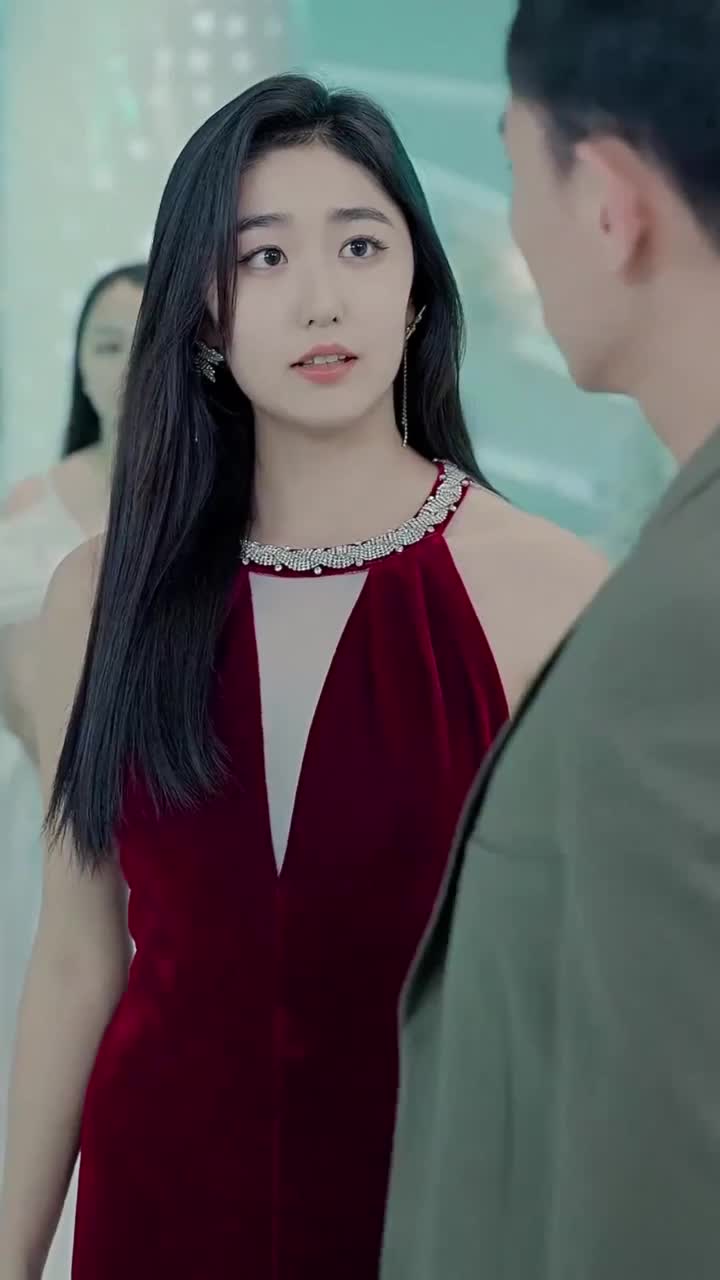 美女总裁欠我赊刀债