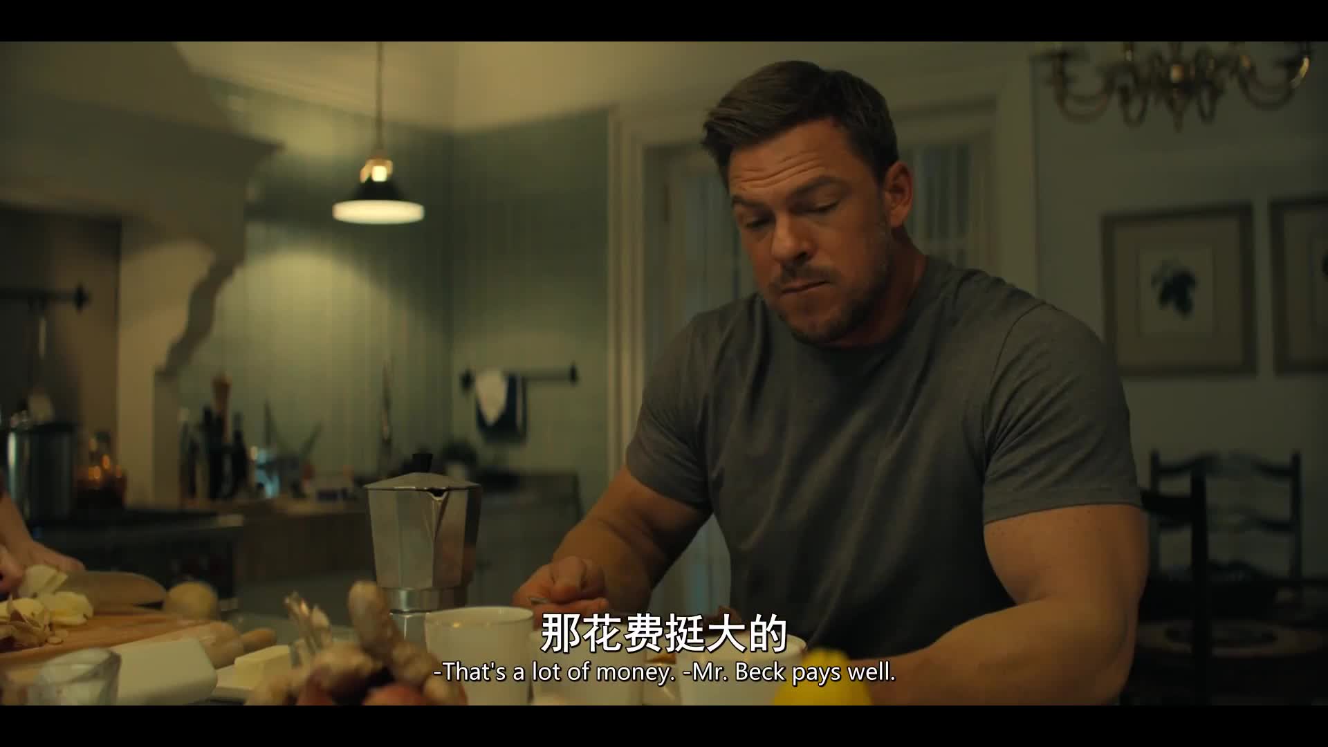 沙包那么大的拳头配上灰色脑细胞