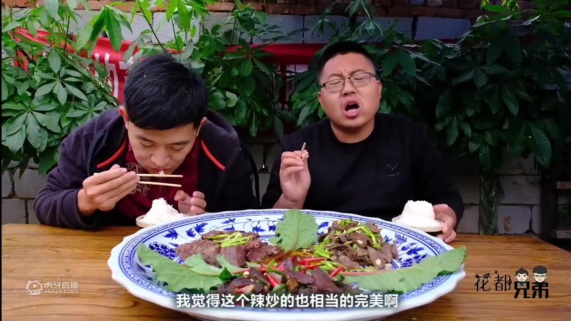 60买条15斤胖头鱼，做“碳烤鱼头”，麻辣鲜香，比烤鱼都好吃