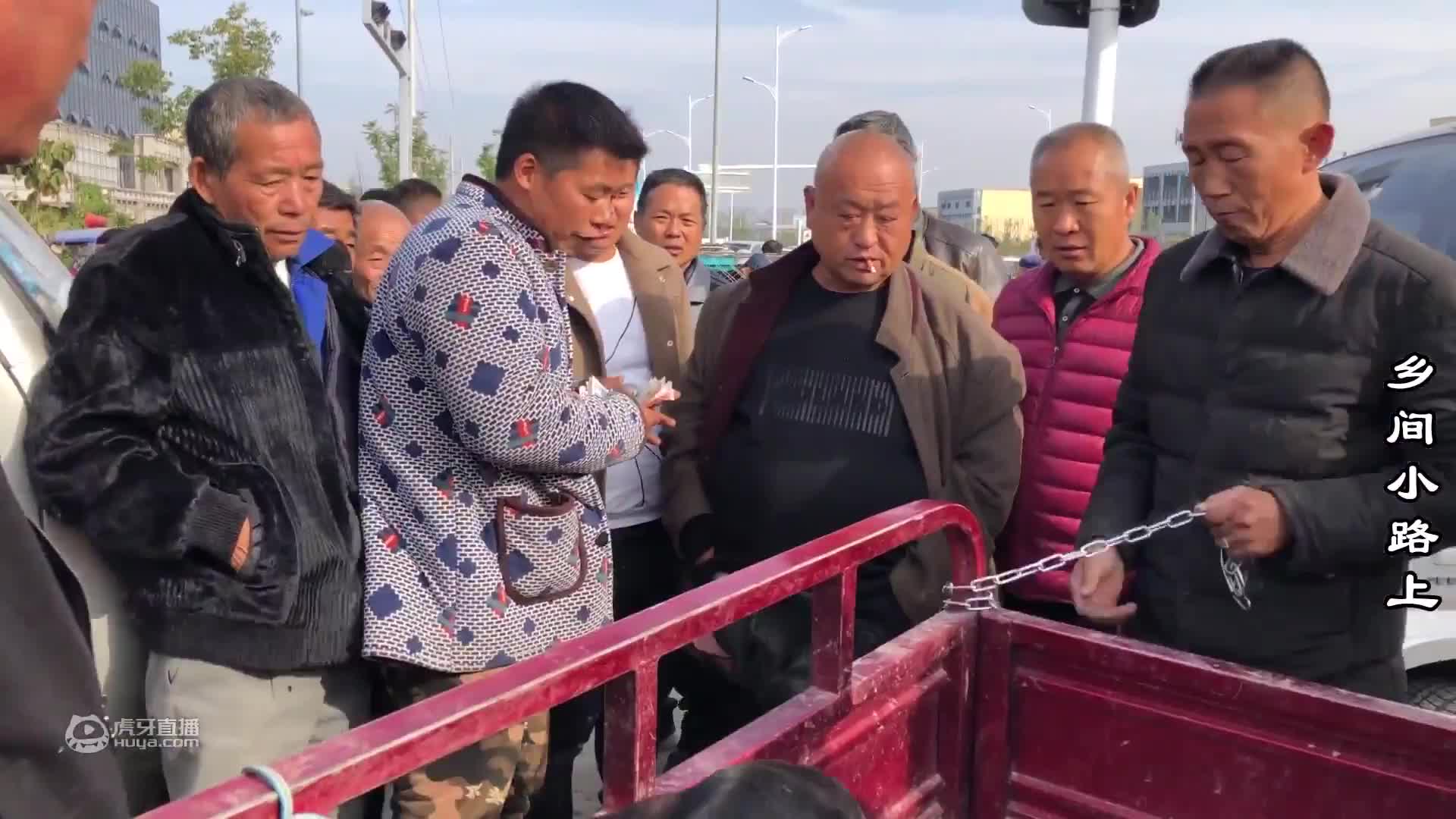 真是高手在民间，农村大哥用闲置东西做艘船，这样做他能成功吗？