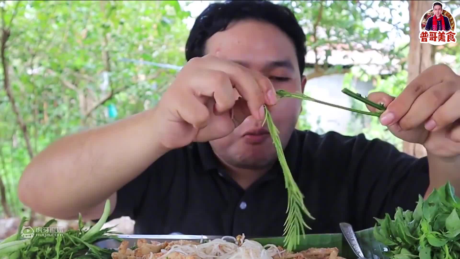普哥美食：香辣葫芦丝鸡肉粉，各式各样新鲜蔬菜，太好吃了！