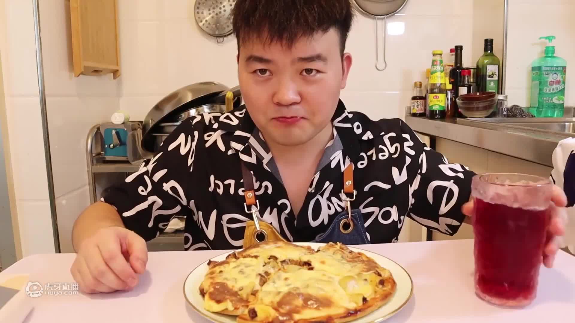 美食猫做大盘鸡，拌上手工宽面，大口吸面真幸福