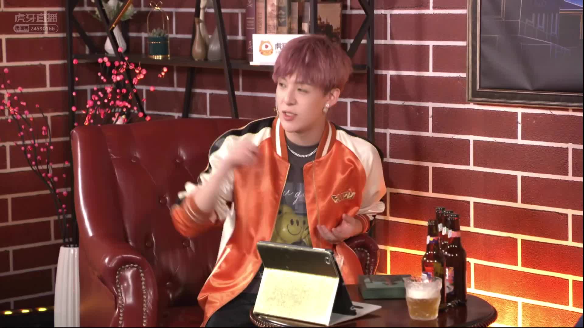【重播】徐圣恩虎牙首秀 做客深夜酒馆