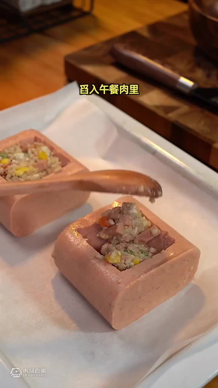 这组合加上这个酱真的惊艳~一口下去 口感太妙了~