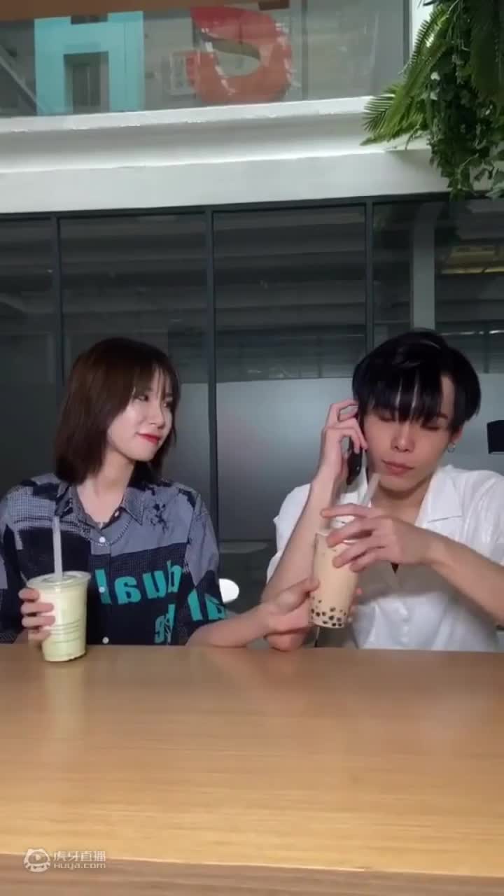 欢迎来到hihiji的直播间