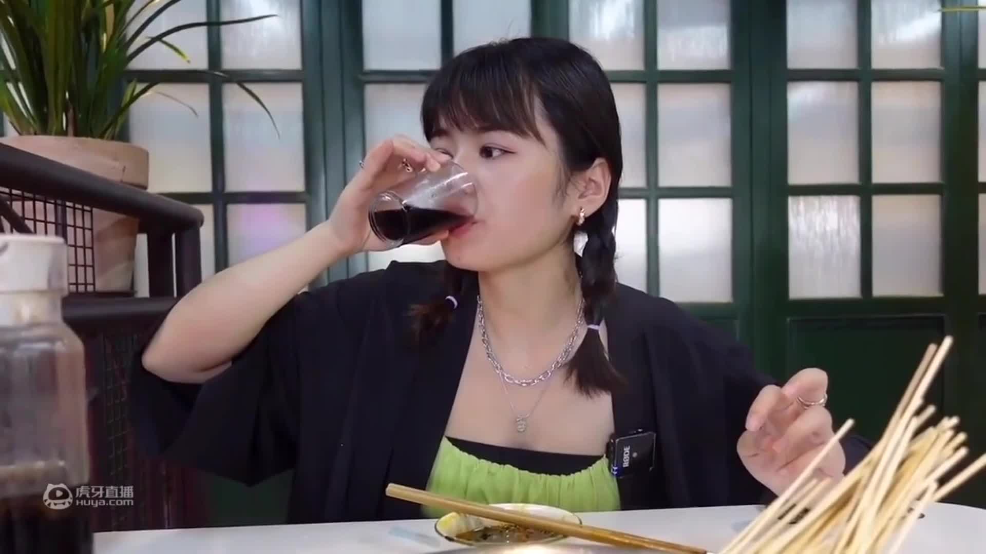欢迎来到我是三三呀的直播间