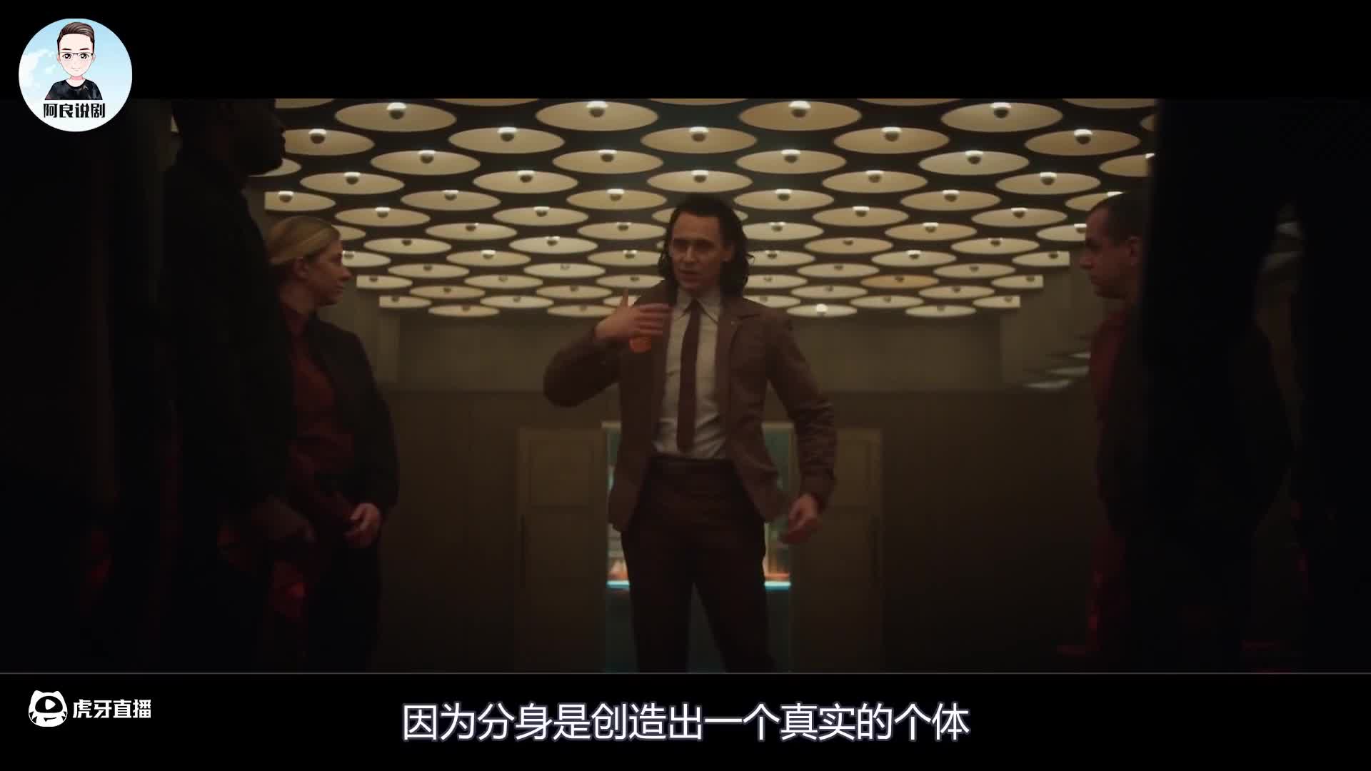 《黑寡妇》，寡姐和她的妹妹一起，彻底摧毁了控制他们的组织