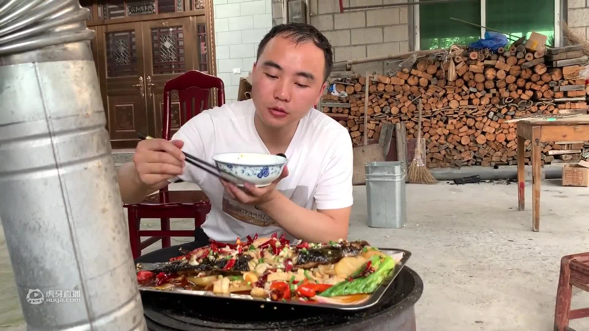 美食手抓饼，分量加倍金黄酥脆比街边小吃摊都好吃，两外甥吃撑了