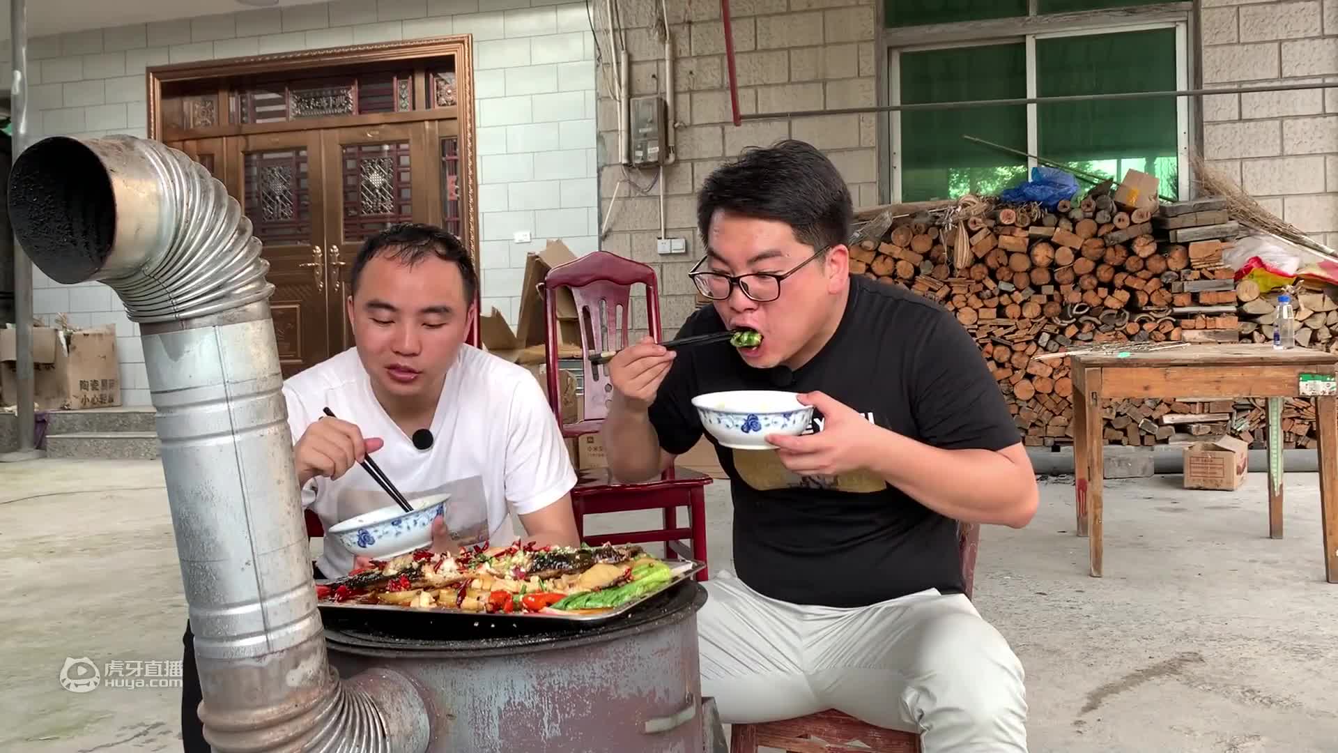美食手抓饼，分量加倍金黄酥脆比街边小吃摊都好吃，两外甥吃撑了