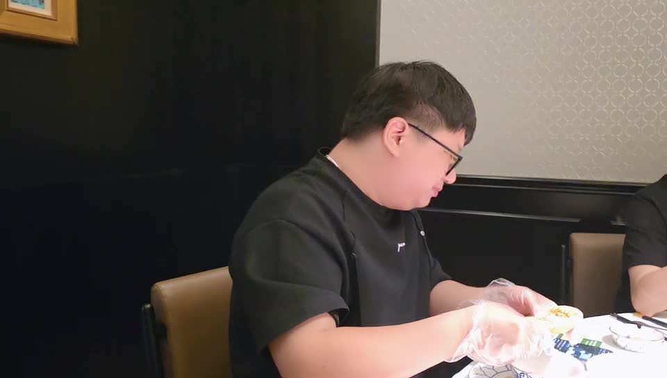 X G跟兄弟们吃个饭