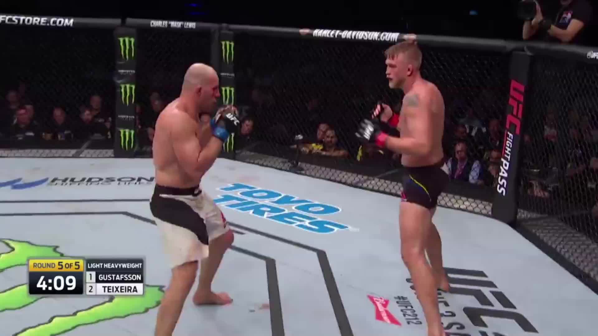 正在直播倒头就睡