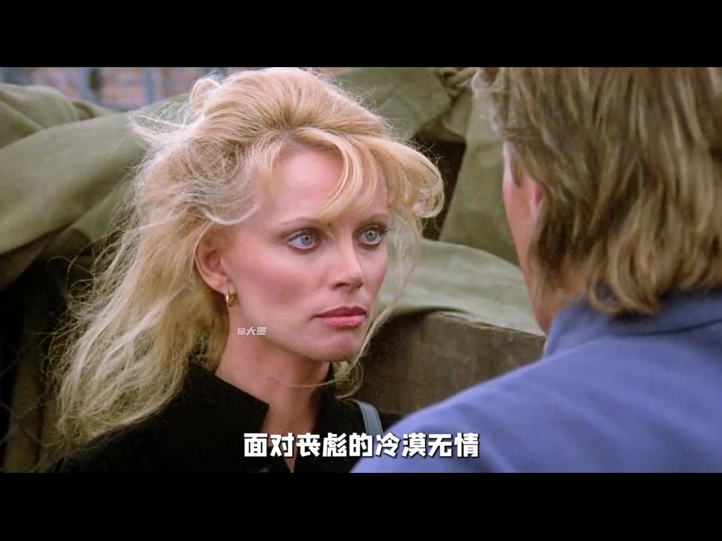 士兵为了逃避战争，竟然故意自残 #战争电影