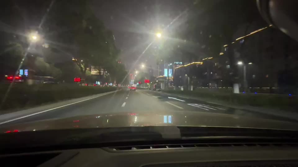 宝马M3上街回头率