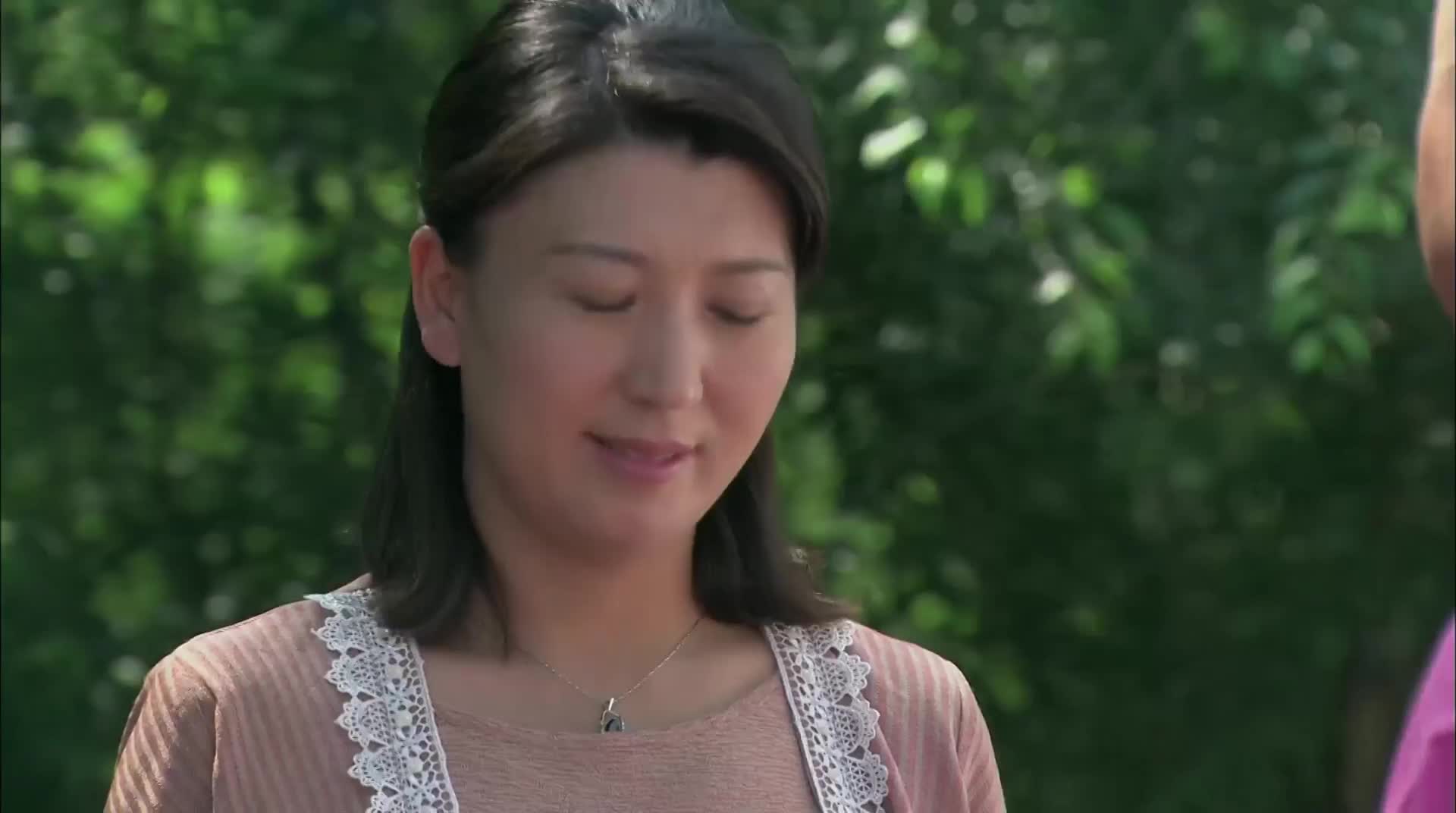 老家门口唱大戏 比乡村爱情还好看