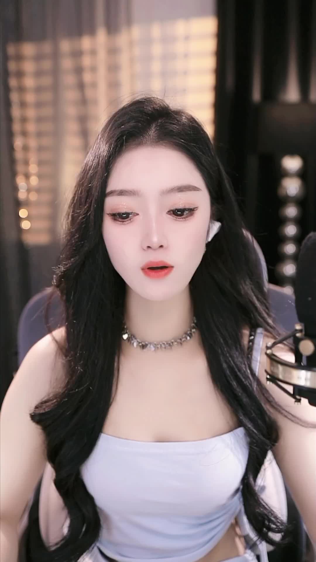欢迎来到YJ-苏婉儿的直播间