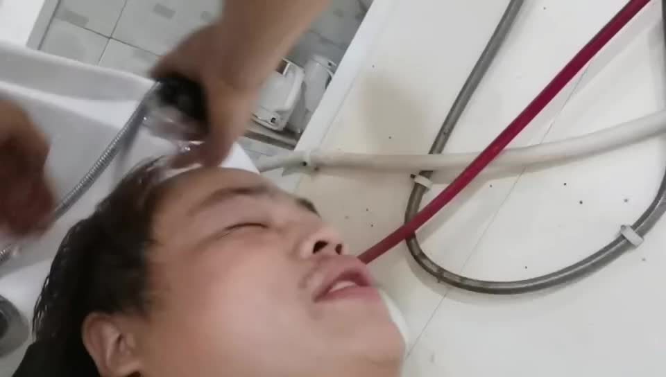 接安排地中海两天没吃饭