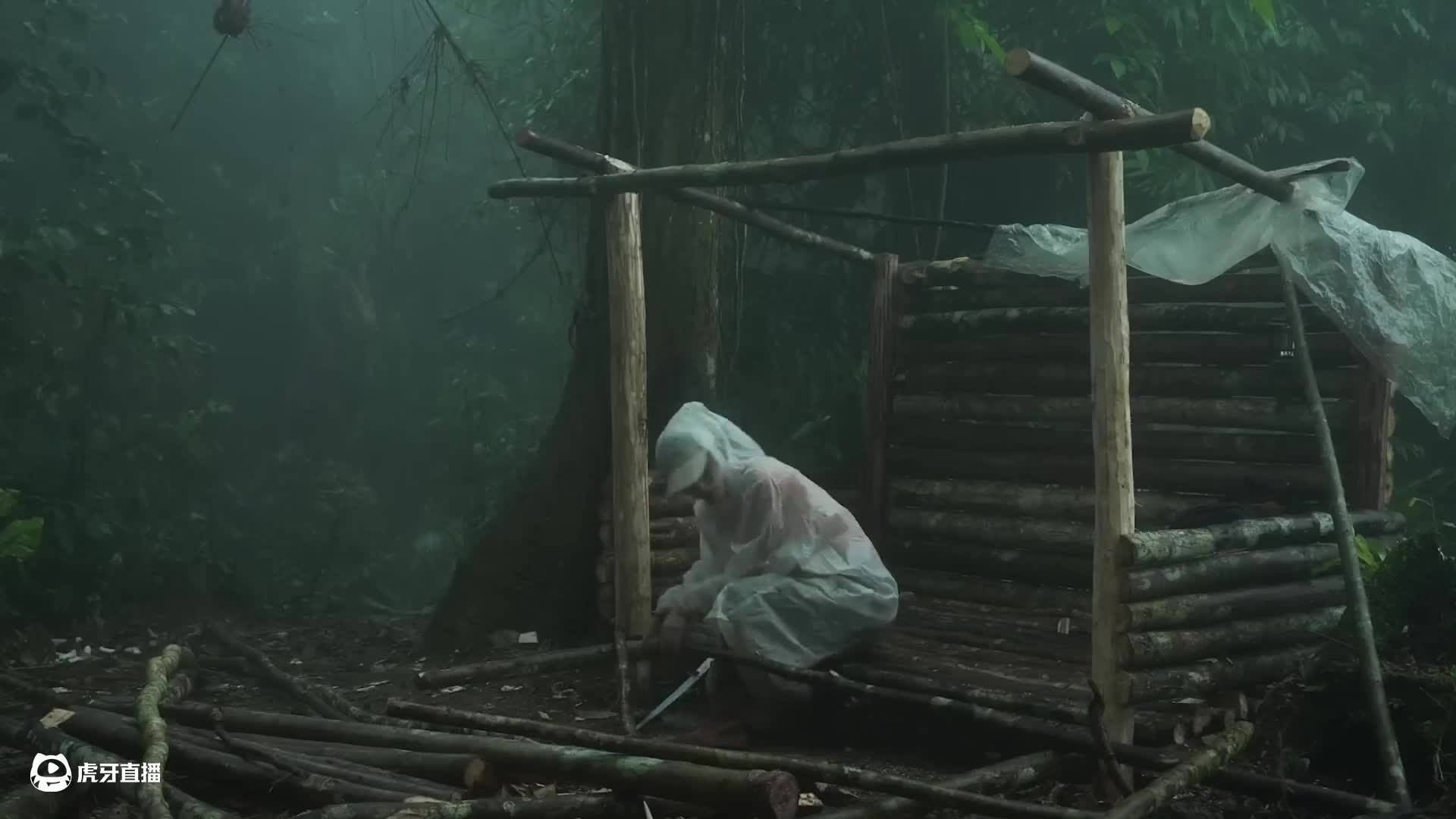 妹子荒野求生，全程手搓庇护所，外加露天澡堂！