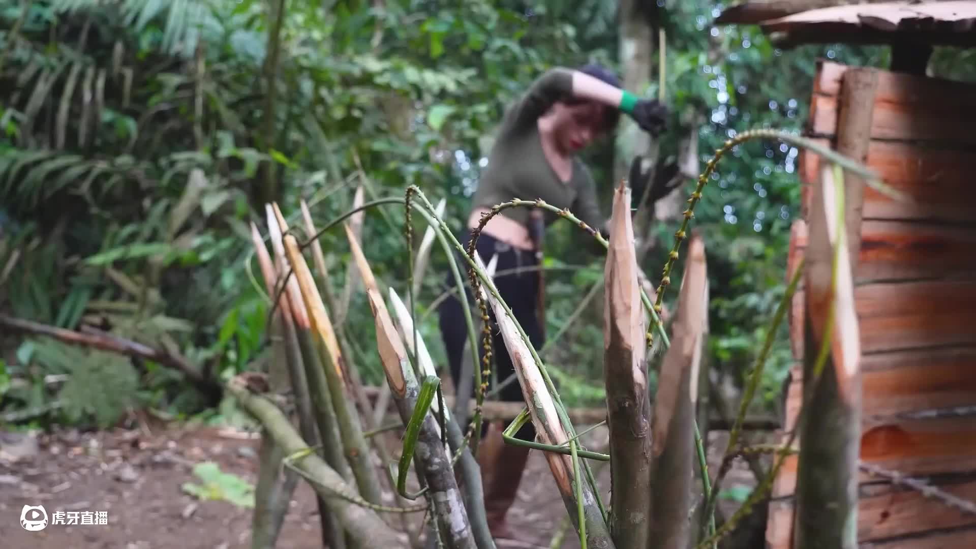 妹子荒野求生，全程手搓庇护所，外加露天澡堂！