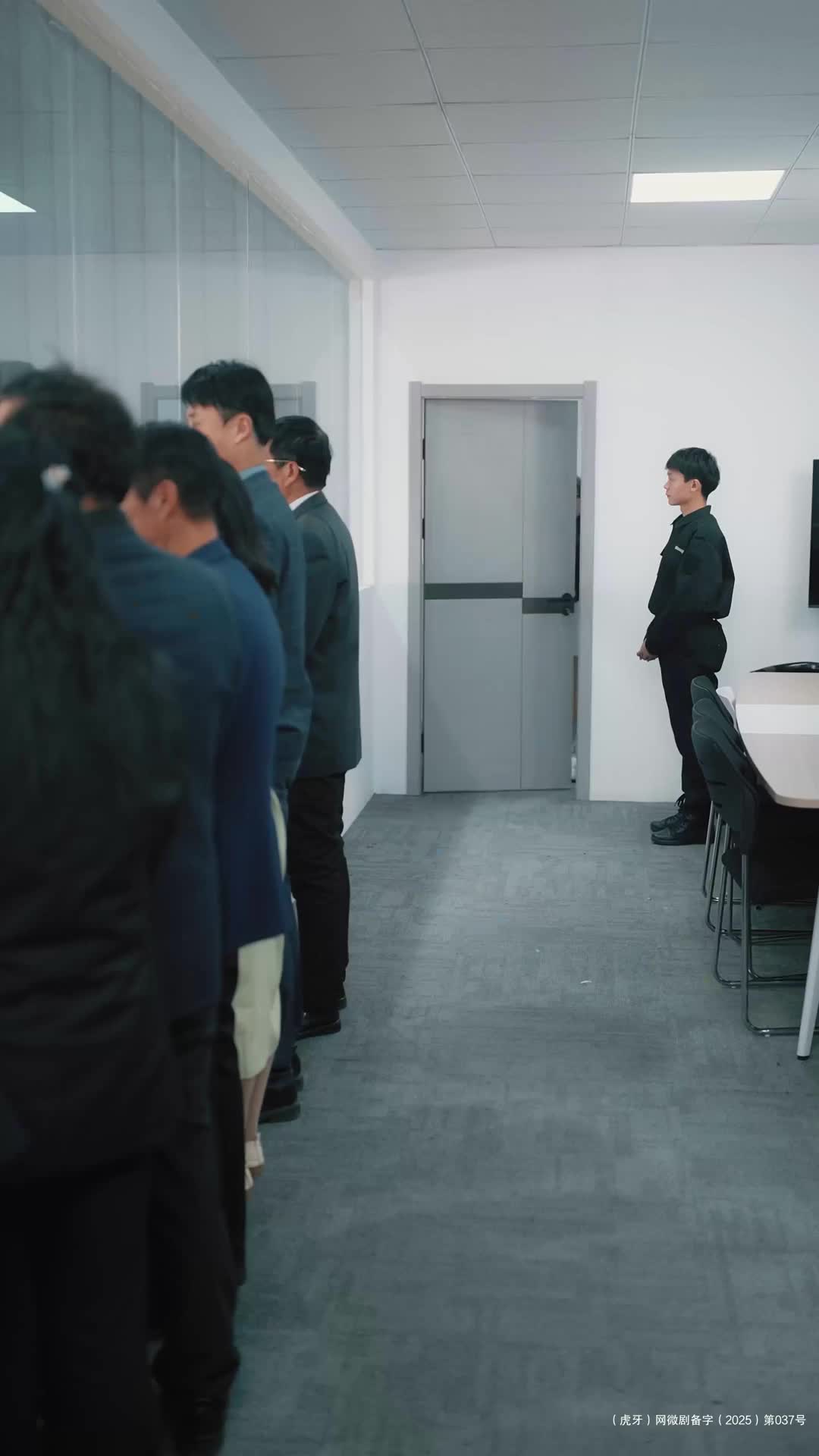 戴着眼罩跪豪门被验身！天生易孕？这婚是替死局！
