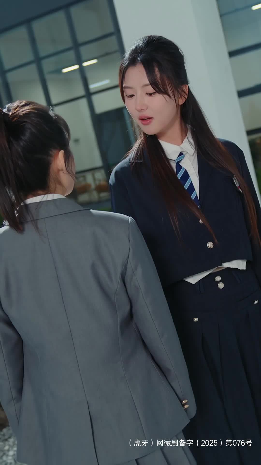 重回高中！他带着前世记忆，死缠那个想躲他的女孩