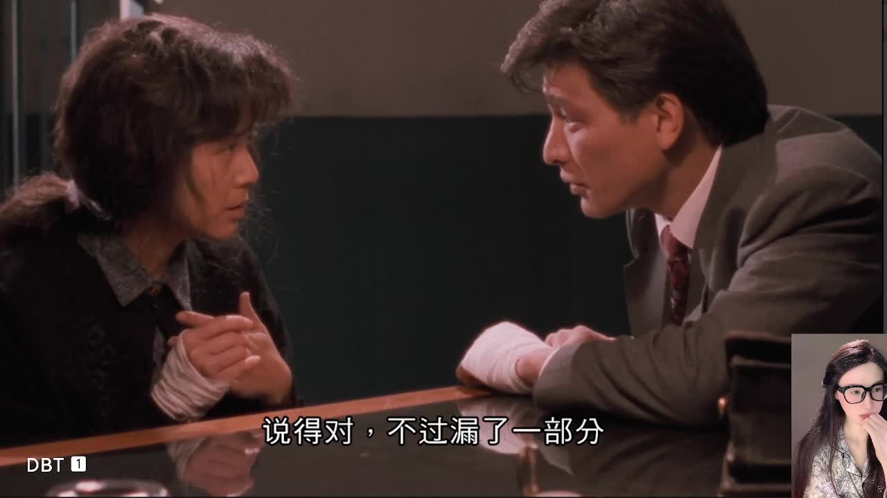 穿西装打领带的黑社会