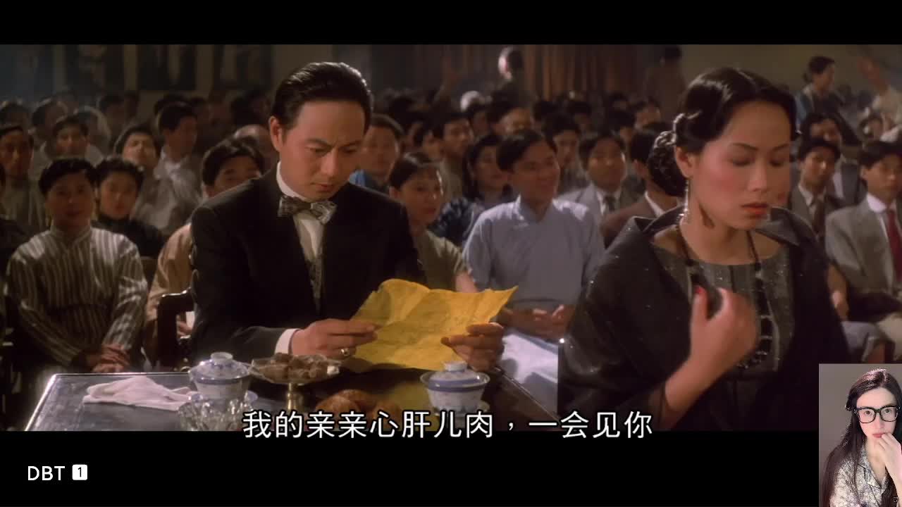 穿西装打领带的黑社会
